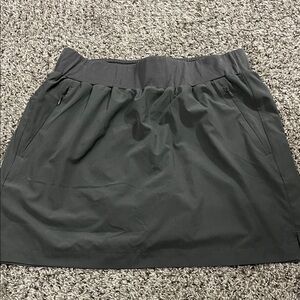Quince Olive Athletic Skort Size Small